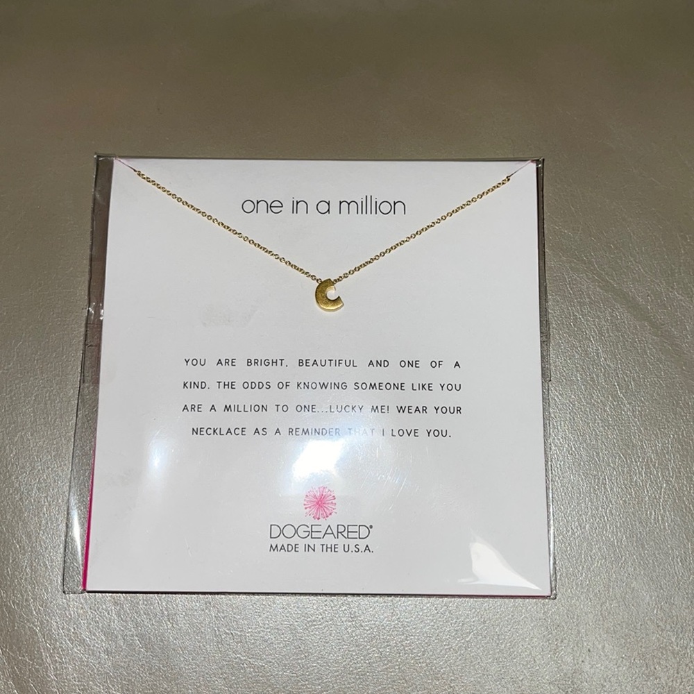 Dog eared One in a million C necklace in gold